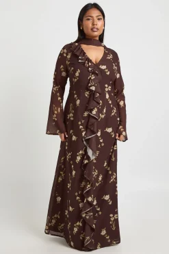 boohoo Robe Maxi Grande Taille À Détail Volant Frontal Et Foulard<Femme Looks Chocolat|Robes Moulantes