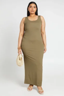 boohoo Robe Maxi Grande Taille À Encolure Dégagée Et Côtes<Femme Robes Moulantes|Robes