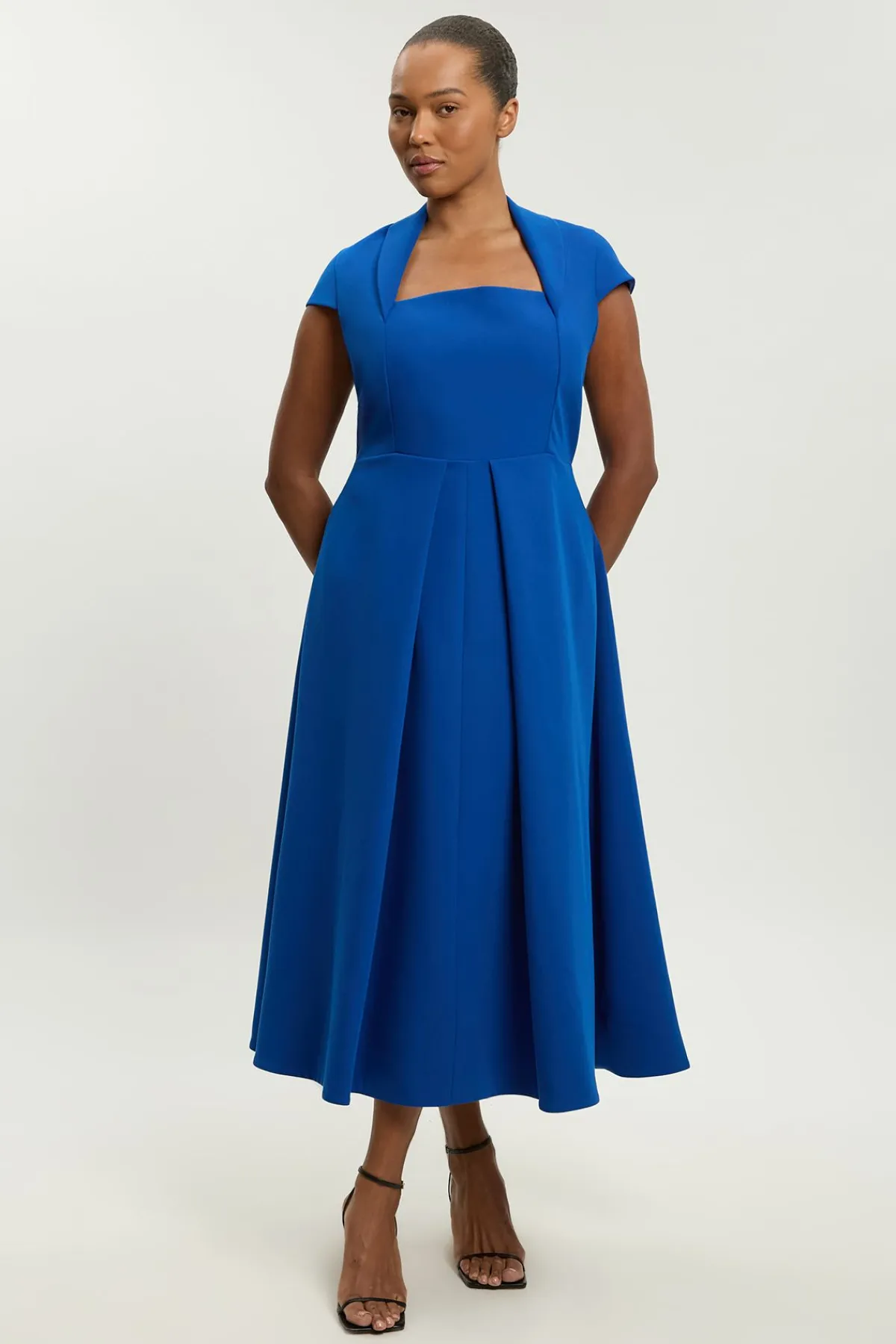 KarenMillen Robe Maxi Grande Taille À Encolure Carrée Ajustée Et Jupe Ample<Femme Toutes Les Robes|Robes Longues