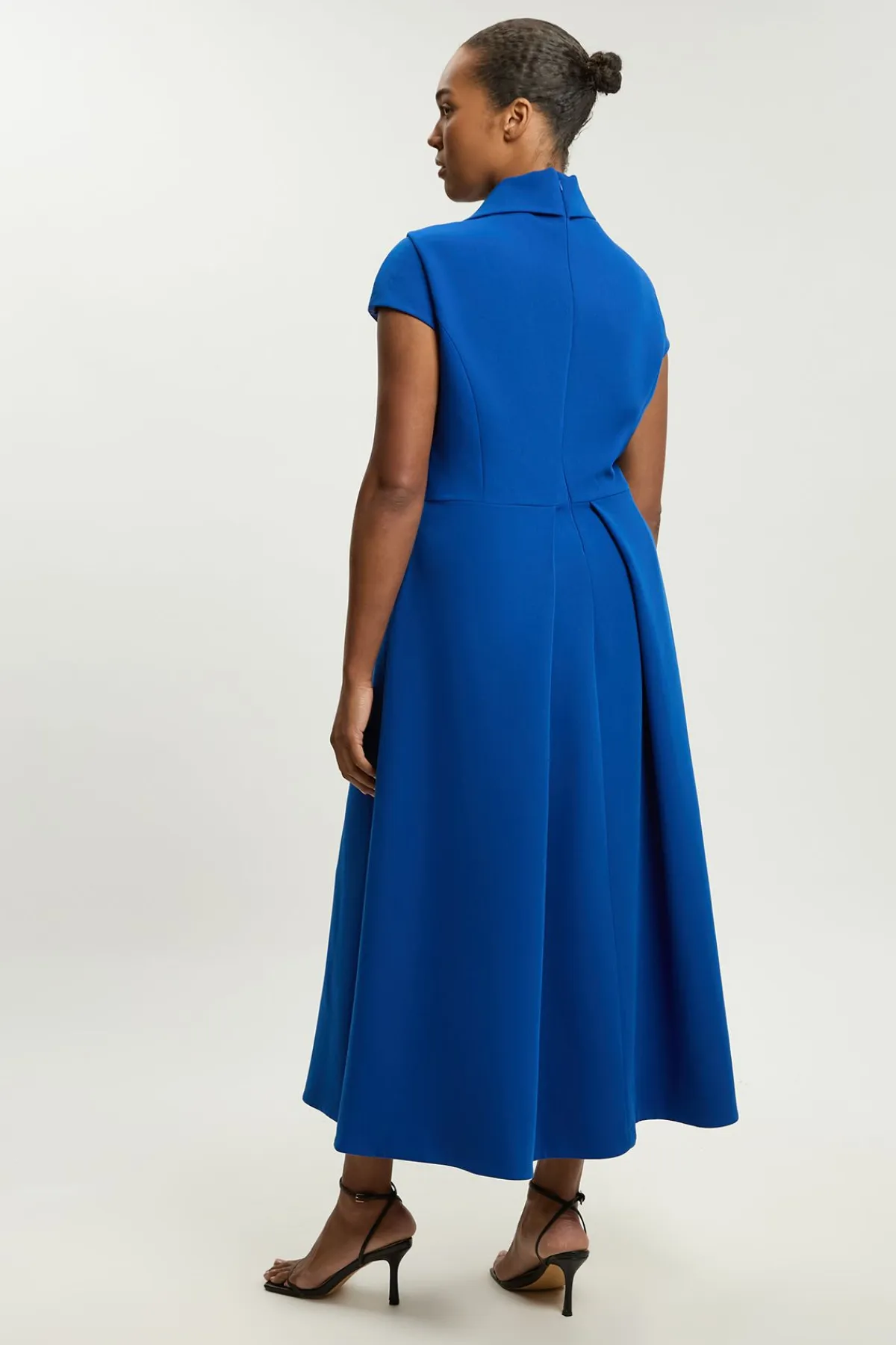 KarenMillen Robe Maxi Grande Taille À Encolure Carrée Ajustée Et Jupe Ample<Femme Toutes Les Robes|Robes Longues