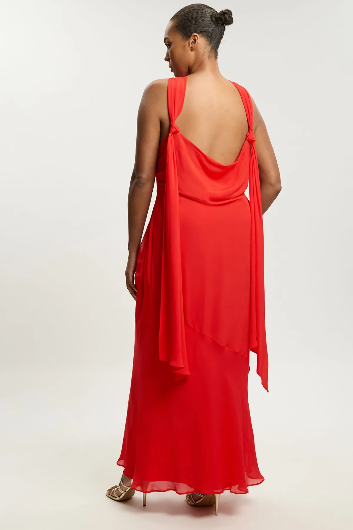 KarenMillen Robe Maxi Grande Taille En Georgette De Viscose À Col Licou Avec Rosette Et Volants<Femme Robes|Robe Invitée Mariage