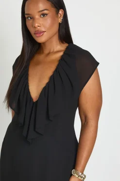boohoo Robe Maxi Grande Taille En Mousseline À Volants Et Décolleté Plongeant<Femme Robes|Robes Longues