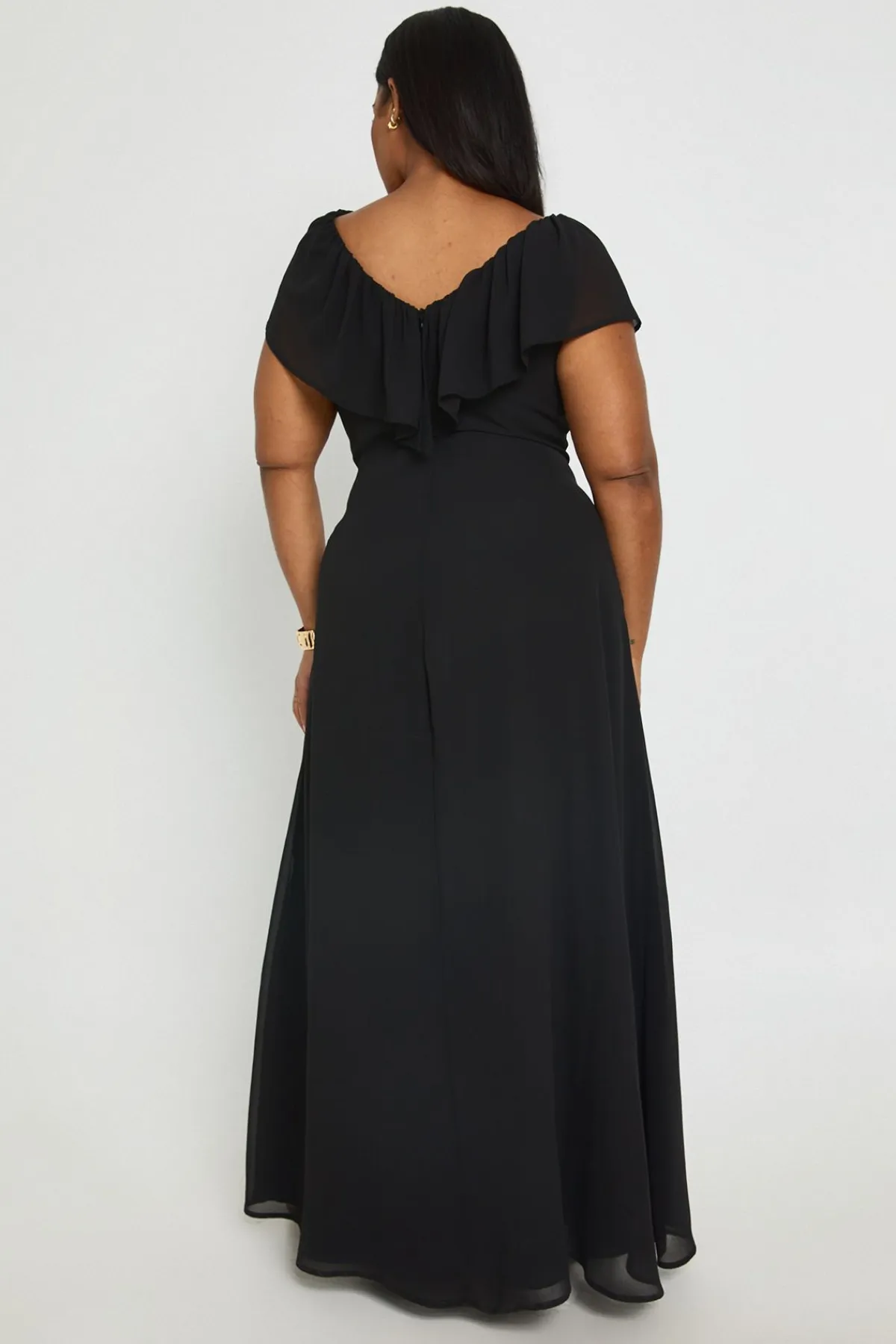 boohoo Robe Maxi Grande Taille En Mousseline À Volants Et Décolleté Plongeant<Femme Robes|Robes Longues