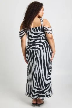 Robe Maxi Grande Taille En Mousseline Imprimé Zèbre À Épaules Dénudées Et Côtés Froncés