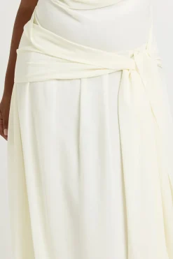 Robe Maxi Grande Taille En Mousseline Col Bénitier Extrême Avec Taille Nouée