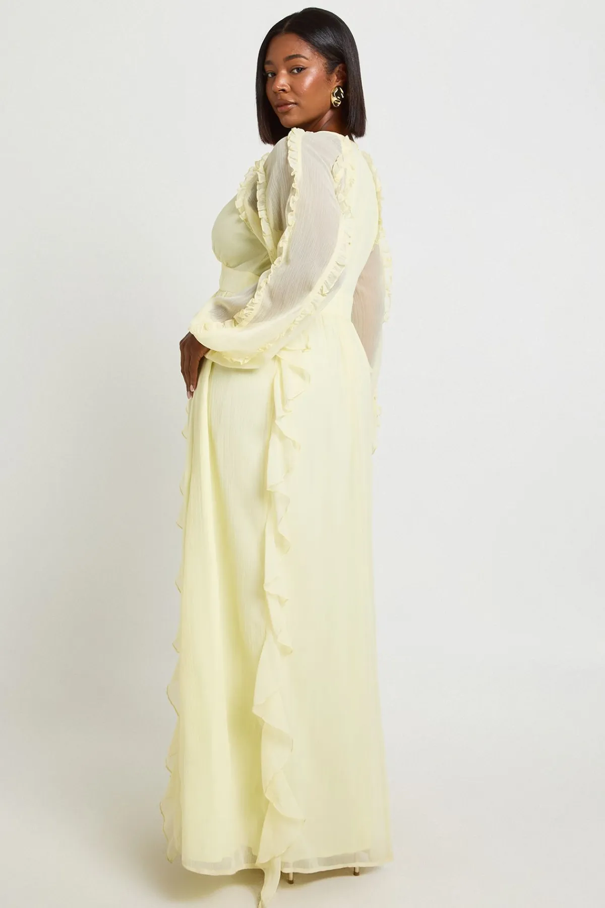 boohoo Robe Maxi Grande Taille En Mousseline À Manches Longues Et Volants<Femme Robes À Manches Longues|Robes