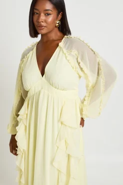 boohoo Robe Maxi Grande Taille En Mousseline À Manches Longues Et Volants<Femme Robes À Manches Longues|Robes