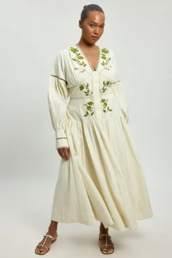 Robe Maxi Grande Taille En Sergé De Coton Tissé À Manches Longues Avec Broderie De Roses
