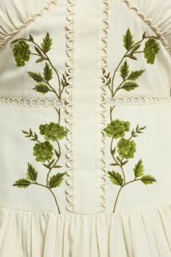 Robe Maxi Grande Taille En Sergé De Coton Tissé À Manches Longues Avec Broderie De Roses