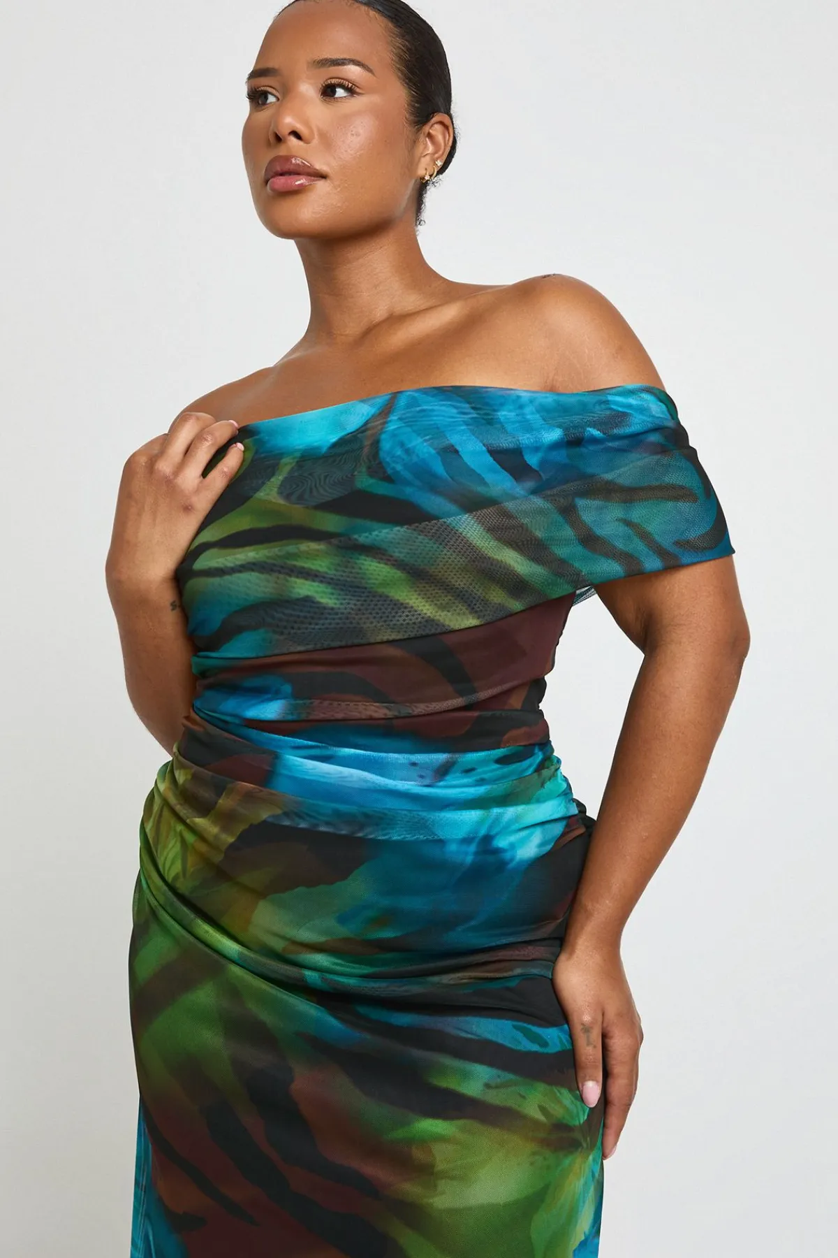 boohoo Robe Maxi Grande Taille Froncée Imprimé Animalier Mixte<Femme Robes|Robes De Soirée Chic