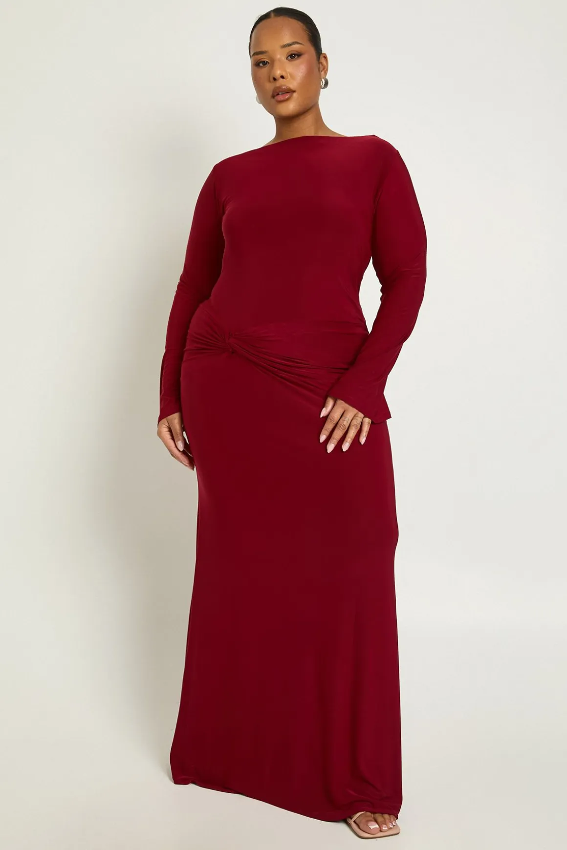 Robe Maxi Grande Taille À Manches Longues Avec Détail Torsadé Devant