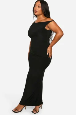 Robe Maxi Grande Taille À Épaules Torsadées En Tissu Slinky