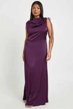 boohoo Robe Maxi Grande Taille Sans Manches En Satin Avec Détail Froncé Aux Épaules<Femme Satin Et Dentelle|Robes