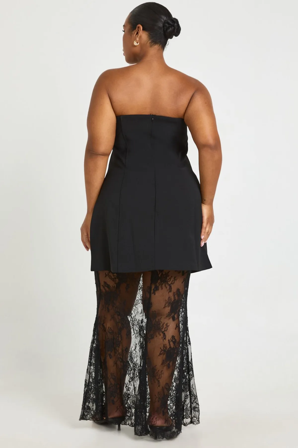 boohoo Robe Maxi Grande Taille Structurée En Dentelle<Femme Toutes Les Robes|Robes Longues