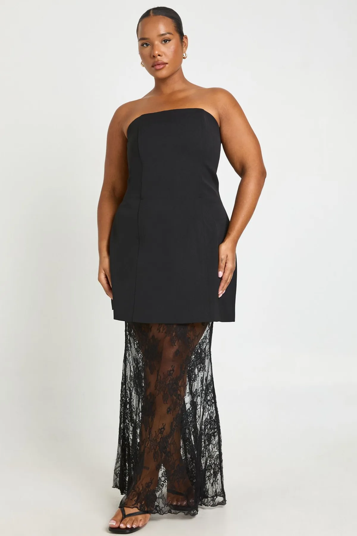 boohoo Robe Maxi Grande Taille Structurée En Dentelle<Femme Toutes Les Robes|Robes Longues