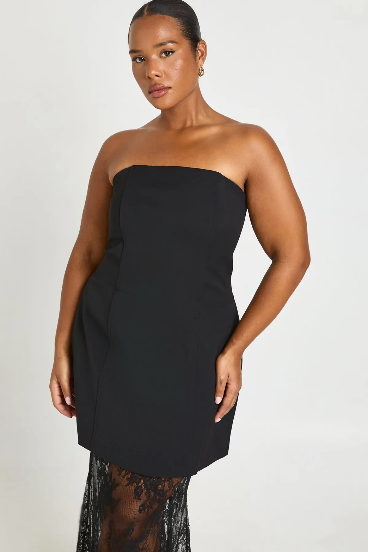 boohoo Robe Maxi Grande Taille Structurée En Dentelle<Femme Toutes Les Robes|Robes Longues