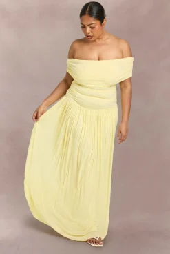 boohoo Robe Maxi Grande Taille À Taille Basse Et Fronces<Femme Robes Patineuses|Robes