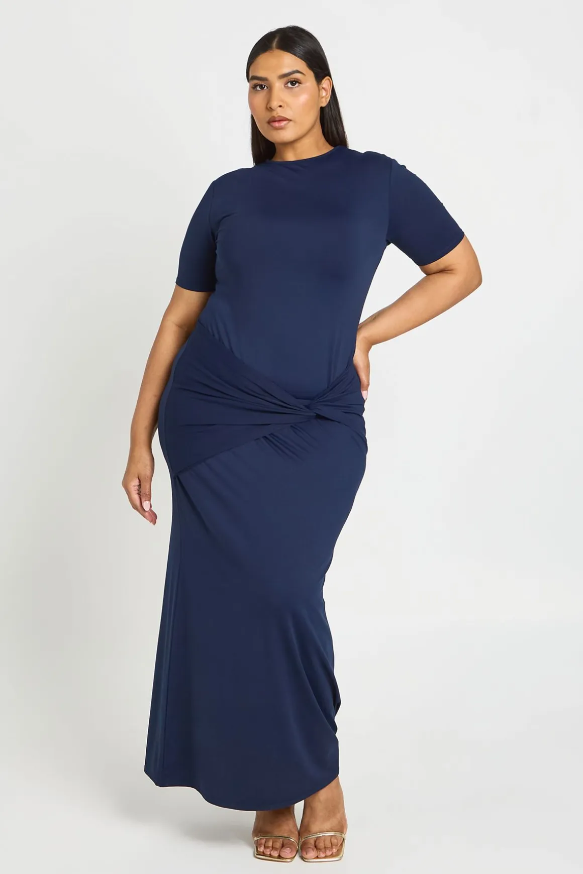 Robe Maxi Grande Taille Ultra Douce À Manches Courtes Avec Nœud À La Taille
