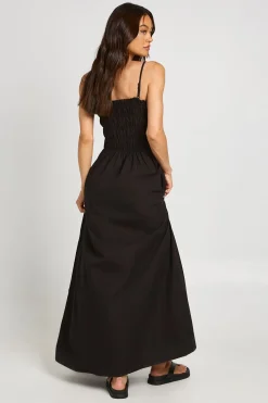 boohoo Robe Maxi Longue En Popeline De Coton À Corsage Froncé Pour Grandes Tailles<Femme Robes|Robes De Jour