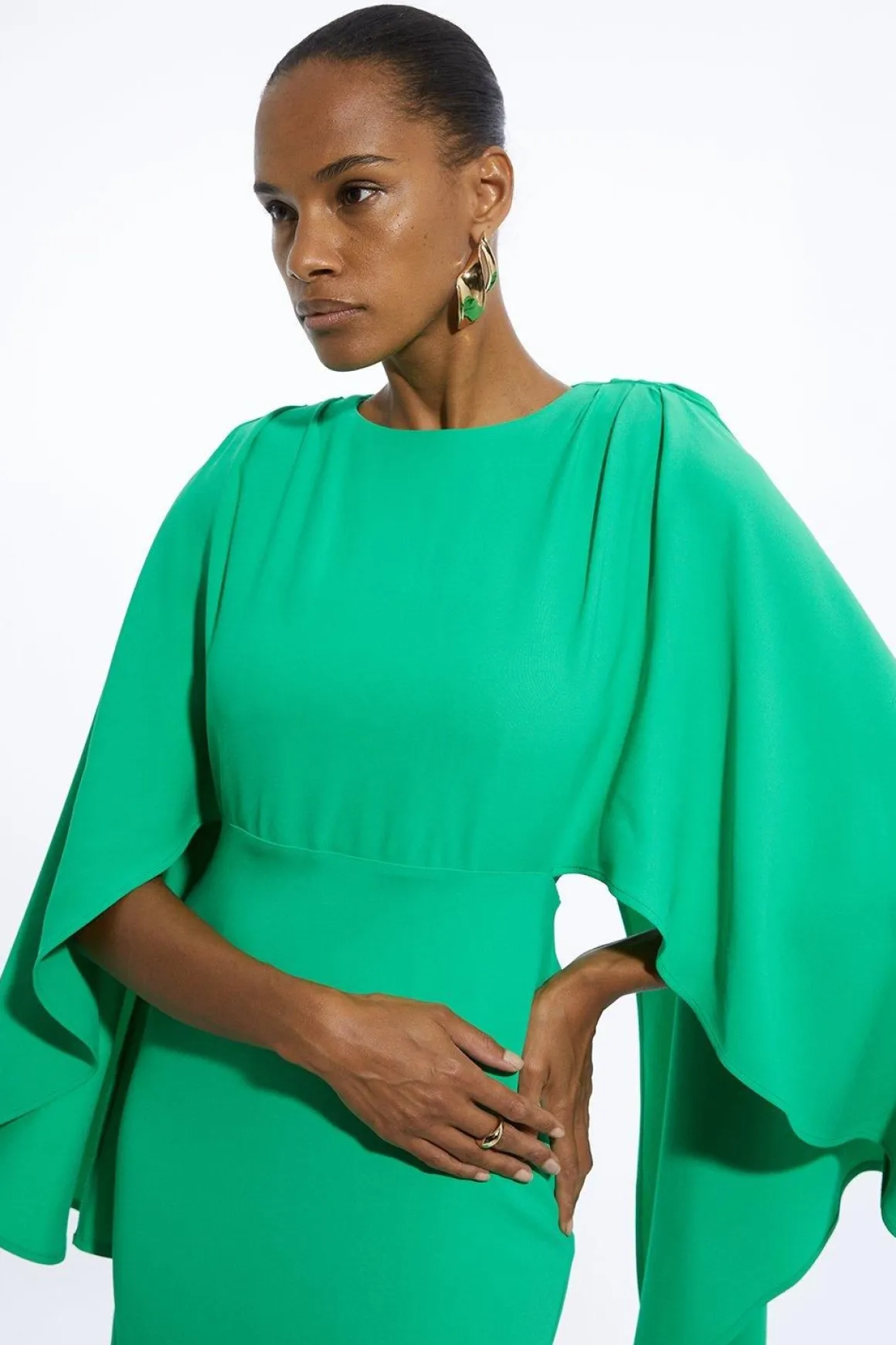 Robe maxi longue en viscose stretch compacte avec détails cape