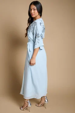 Robe Maxi Longue Ornée À Manches Kimono Traînantes Petite