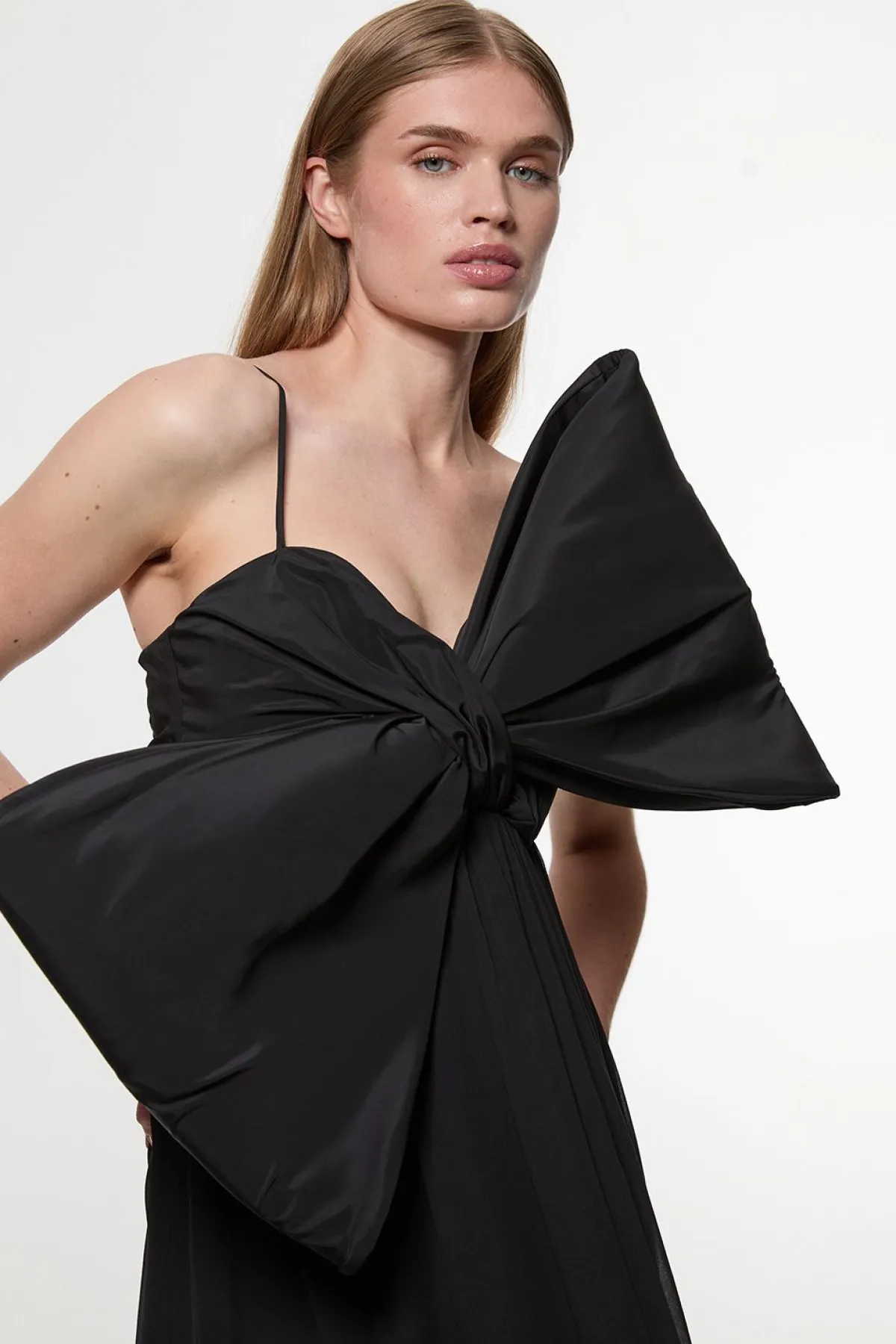 KarenMillen Robe maxi longue tissée en taffetas avec détail nœud<Femme Robes|Robes Longues