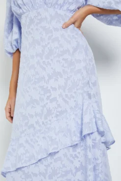 Robe Maxi Luxe Dp À Volants Avec Manches Bouffantes Et Devant Cache-cœur