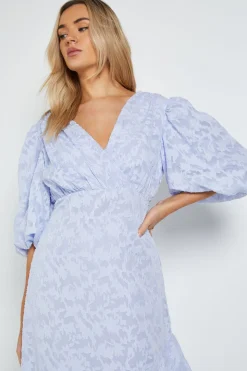Robe Maxi Luxe Dp À Volants Avec Manches Bouffantes Et Devant Cache-cœur