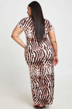 boohoo Robe Maxi À Manches Courtes À Imprimé Abstrait Grande Taille<Femme Toutes Les Robes|Robes Longues