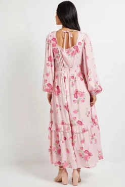 Robe Maxi À Manches Longues Avec Encolure Cœur Et Détails À Volants Étagés Petite