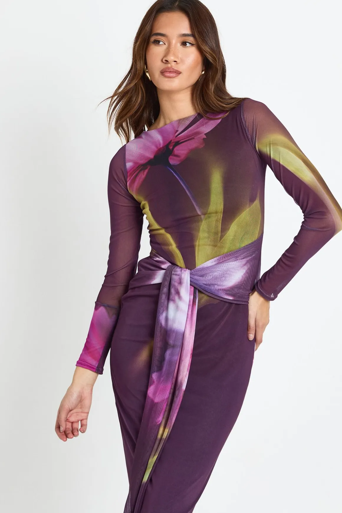 Robe maxi à manches longues avec détail noué