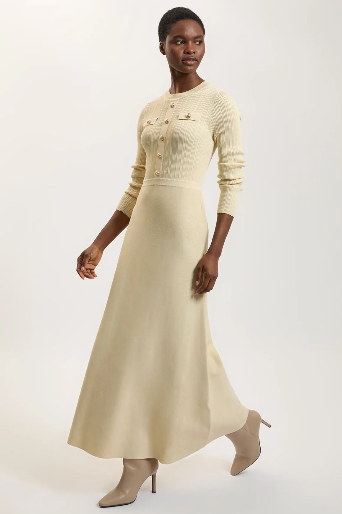 Robe Maxi À Manches Longues En Maille Côtelée Avec Détails Militaires