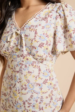 Dorothy Perkins Robe Maxi À Manches Papillon Et Bordure En Dentelle Petite<Femme Toutes Les Robes|Robes Longues