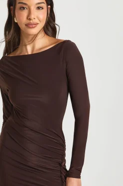 ROBE MAXI MOULANTE À DOS DRAPÉ ET FRONCES DEVANT