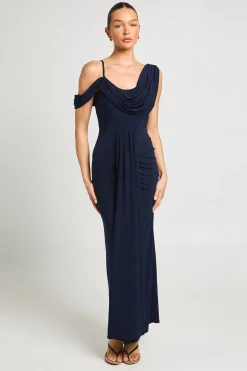 Robe Maxi Moulante À Double Couche Drapée Avec Épaules Dénudées