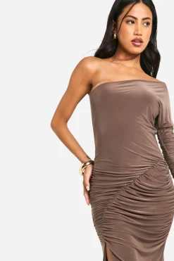 boohoo Robe Maxi Moulante À Une Épaule Avec Fronces<Femme Robes Moulantes|Robes À Manches Longues