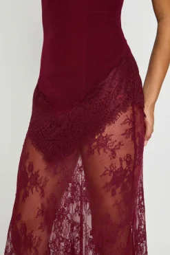 boohoo Robe maxi à ourlet en dentelle<Femme Satin Et Dentelle|Robes