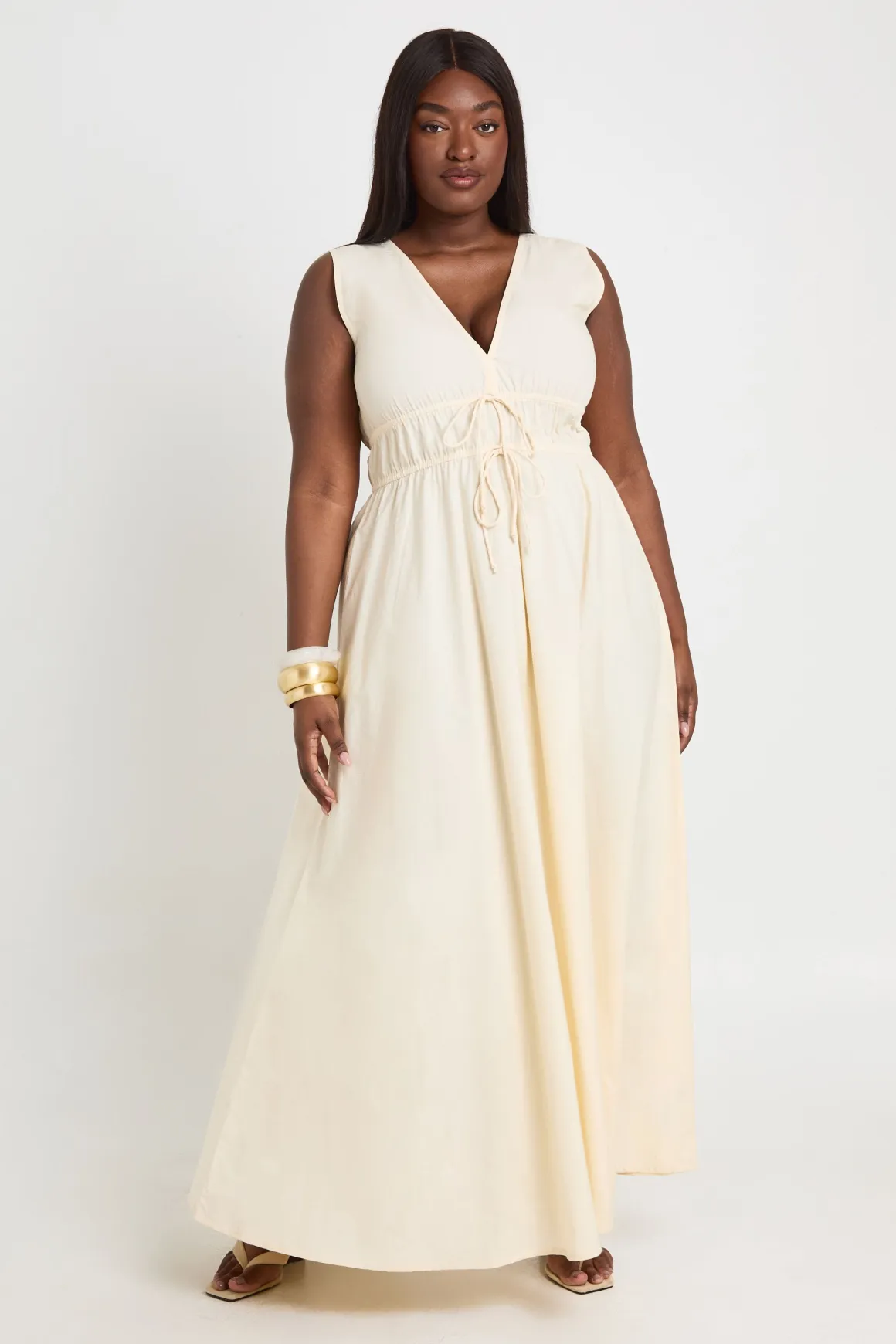 Robe Maxi Patineuse Grande Taille À Décolleté Plongeant Et Lien Noué Devant