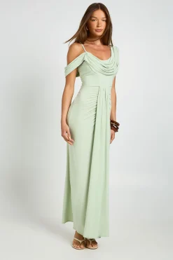 boohoo Robe Maxi À Épaules Dénudées Avec Drapé Double Couche En Tissu Slinky<Femme Robes Moulantes|Robes Bal De Promo
