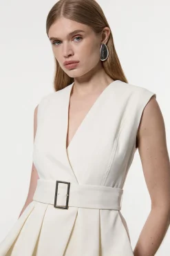 Robe maxi peplum cintrée avec ceinture