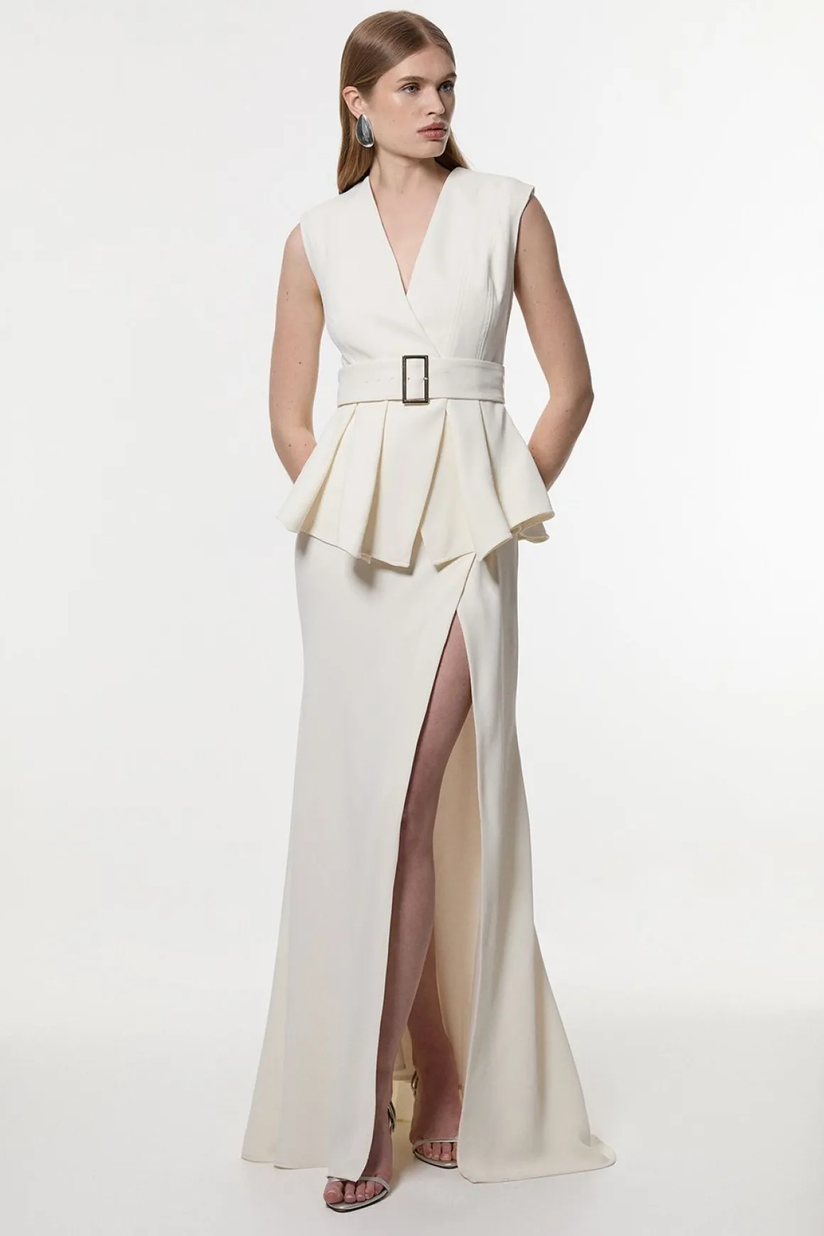 Robe maxi peplum cintrée avec ceinture