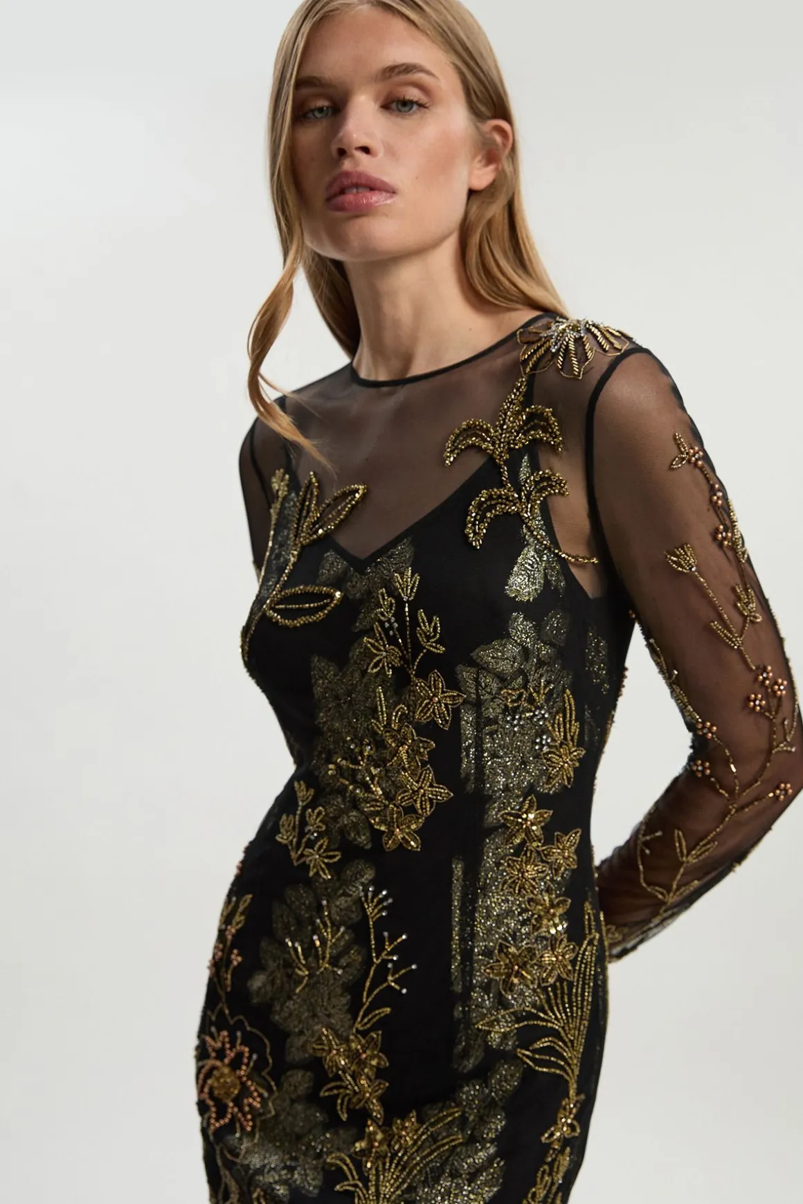 Robe Maxi Petite en Georgette Métallisée Tissée avec Appliqués Floraux