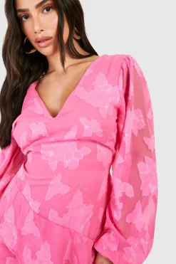 boohoo Robe Maxi Petite Taille À Détails Volantés Motif Floral Effet Délavé<Femme Toutes Les Robes|Robes Longues
