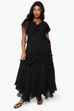 boohoo Robe Maxi Plus Size Dobby en Chiffon avec détails en volants<Femme Toutes Les Robes|Robes Longues