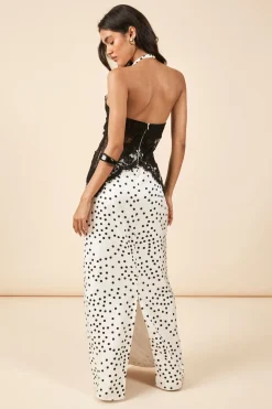 Robe Maxi À Pois En Satin Avec Panneaux De Contour En Dentelle