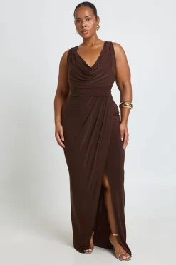 boohoo Robe Maxi Portefeuille Froncée En Tissu Fluide Grande Taille<Femme Robes De Soirée|Toutes Les Robes