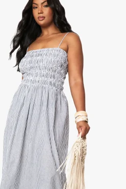 ROBE MAXI À RAYURES EN GRANDES TAILLES, FRONCÉE, À FINES BRETELLES