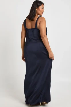 Robe Maxi Satinée Portefeuille Avec Bordure En Dentelle Grande Taille