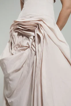 Robe maxi taffetas bandeau sur mesure à rosettes plissées