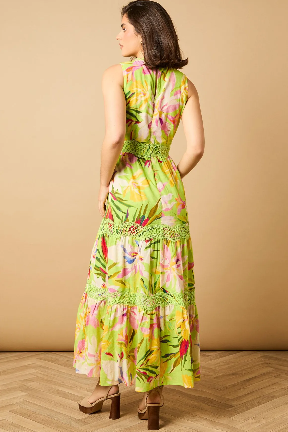Robe Maxi Étagée à Détails en Dentelle Imprimée avec Décolleté Goutte d'Eau